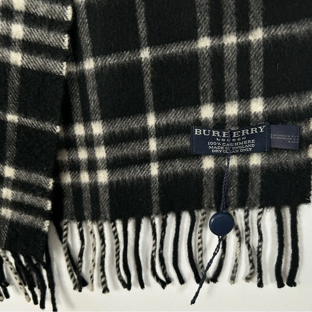 Burberry Check 100% Cashmere Scarf‎ - Picture 4 of 8